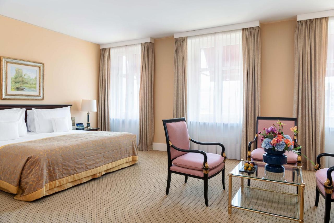 Lausanne Palace Ngoại thất bức ảnh A bedroom at the hotel