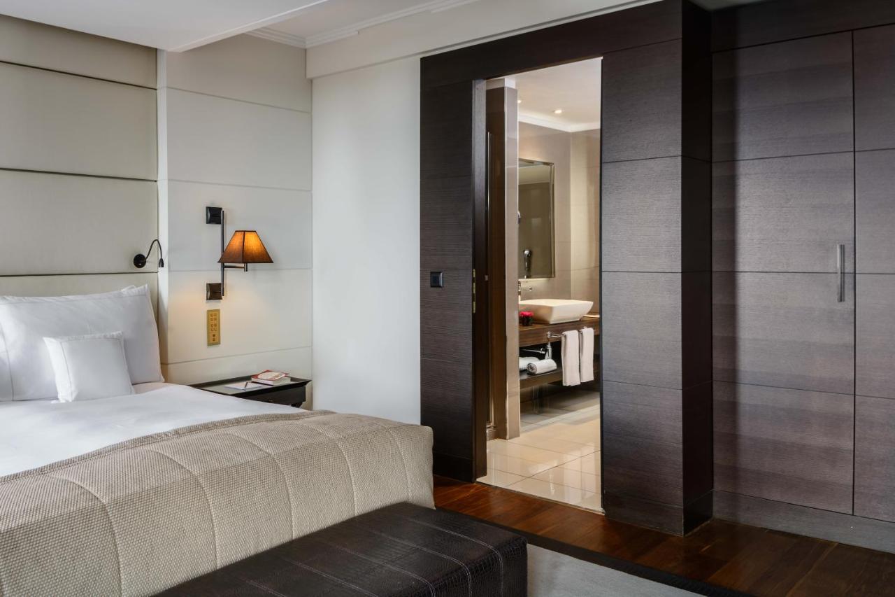 Lausanne Palace Ngoại thất bức ảnh A room at the Mandarin Oriental, London