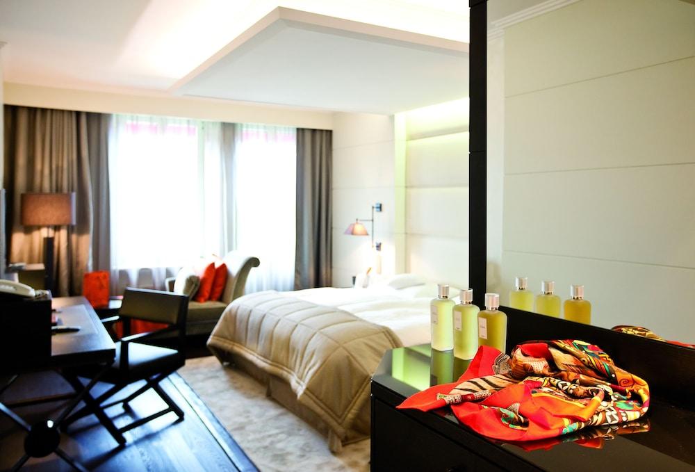 Lausanne Palace Ngoại thất bức ảnh A room at the Mandarin Oriental, Munich