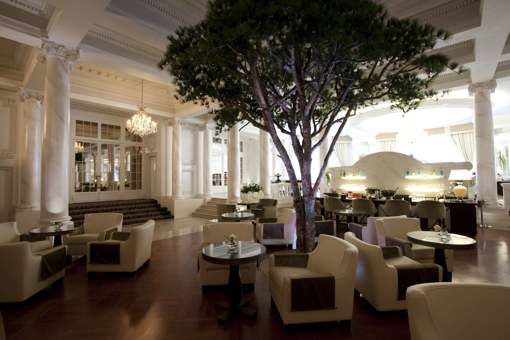 Lausanne Palace Nhà hàng bức ảnh The lobby of the hotel